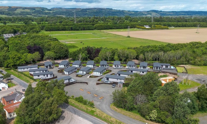 Perth Villa | Paddock Lodges| Executive 4 Bed Villa