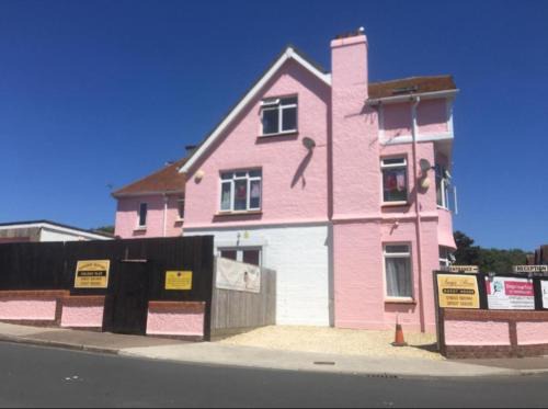 Paignton Apartment | Paignton seafront Apartment with Private Garden ,FREE Private Car Space FREE WIFI ,No kitchen but Fridge Tea coffee Towels YES Double & Single bed YES Reception to help you YES Opposite the Beach Yes