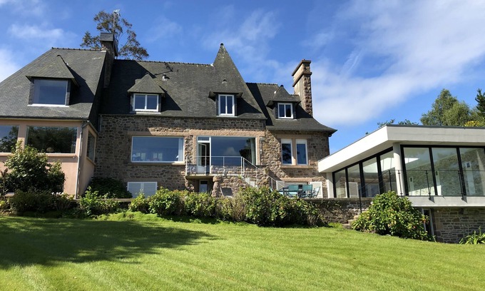Paimpol House | PAIMPOL Vast renovated property, indoor swimming pool, jacuzzi, hammam