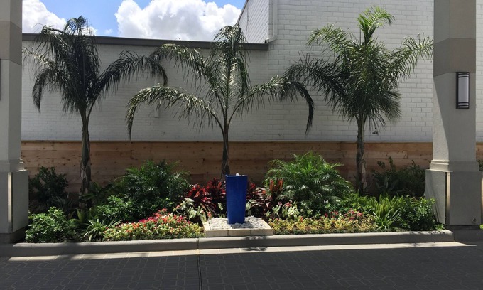 Greater East End Hotel | Palace Inn Gulfgate
