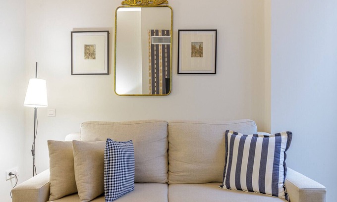 La Goleta Apartment | Palacio Vegafuente 2.5