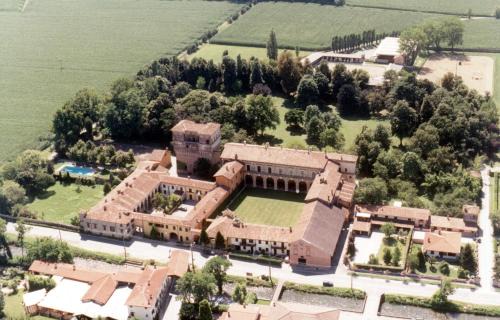 Torre Pallavicina Apartment | Palazzo Barbò