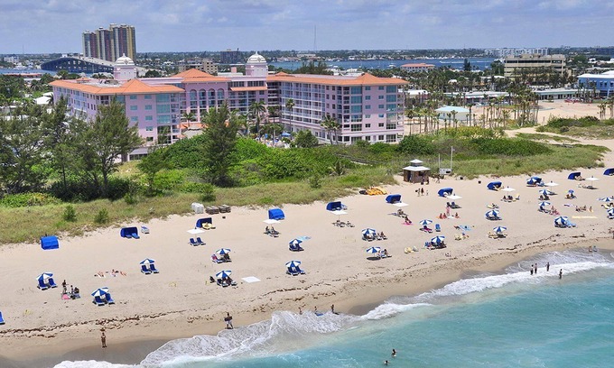 Palm Beach Shores Condo | Palm Beach Shores Resort-Beachfront Location-1-Bedroom Condo