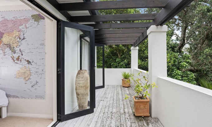 Stanmore Bay House | Palm Gardens - Stanmore Bay Holiday Home
