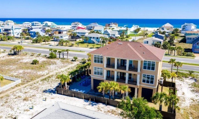 Villa Segunda House | 🌴Palm Palace🌴Sleeps 30 w/Elevator | Private Pool | Game Room | Pet Friendly