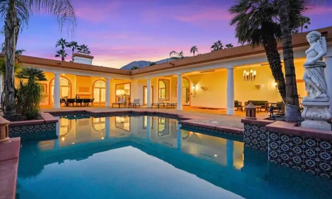 Vista Las Palmas House | Palm Springs Luxury Tennis Estate sleeps 12 pool! luxurious, long term rentals