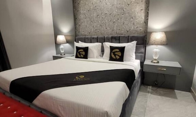 Gulberg Hotel | Palm Tree Hotel & Luxury Suites