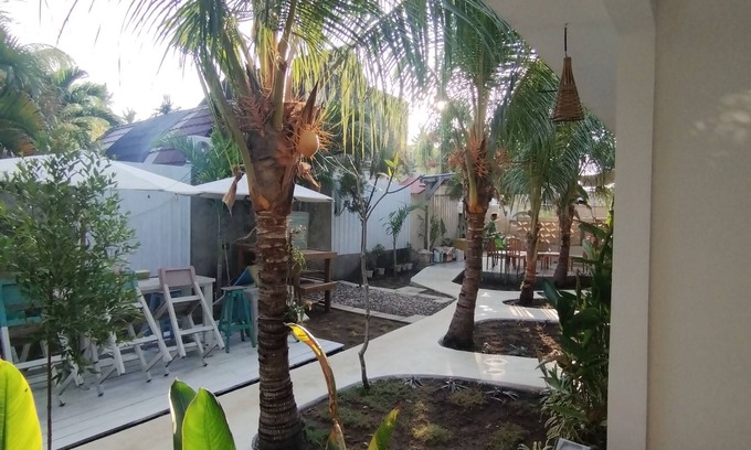 Gili Air Bed & Breakfast | Palm Trees Villas