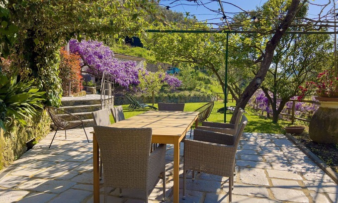 Levanto Apartment | "PALMA" - Apartment on the first floor, with small balcony.