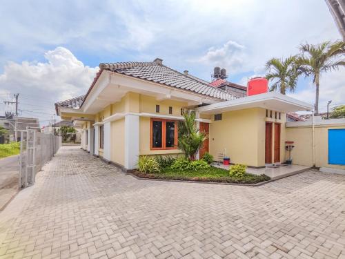 Klaten Selatan House | Palma Family Hall Klaten