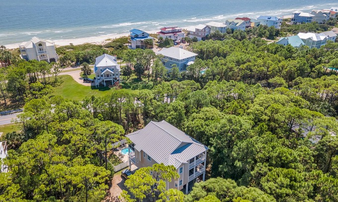 Plantation House | Palms and Pines: 4BR SGI Home- Sleeps 16, Priv. Pool, Hot Tub, Pet Friendly!