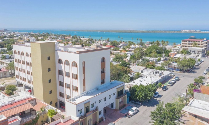 Esterito Condo | PalmyraLaPaz is a 2-bed OceanView Condo in Col Esterito, 3 blocks to the Malecon