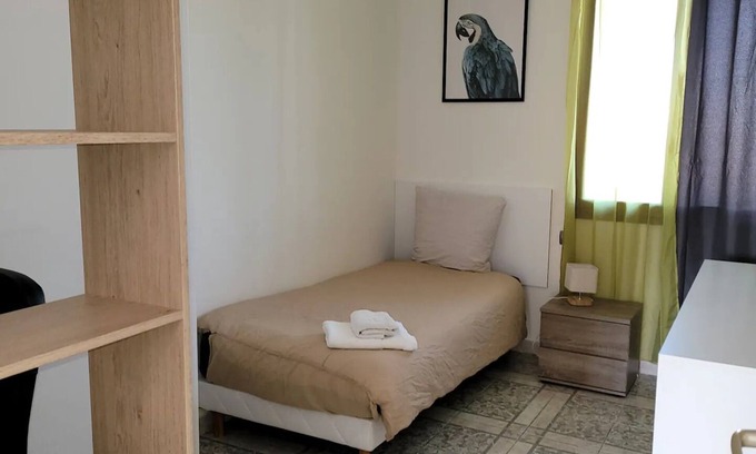 Prefecture Apartment | Panier de Papet | Central Vx-Port, Cours Julien