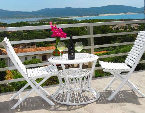 Porto Pino Apartment | Panohome