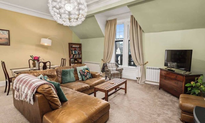 Oban Apartment | Panoramic Sea Views | Stunning 3BD Apt + Balcony