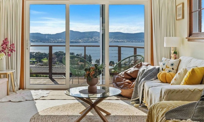 Sandy Bay House | Panorama Magic A Sandy Bay Family Escape
