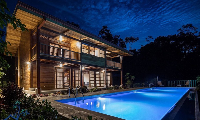 Punta Uva Ski Chalet | Panorama Verde Poolside Jungle Oasis