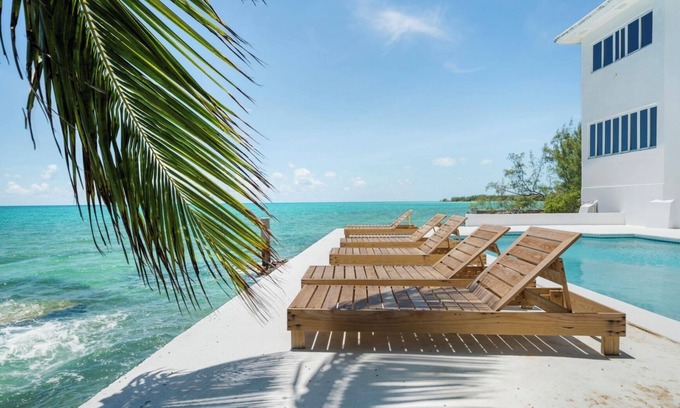 Nassau Apartment | Panoramic Ocean Views