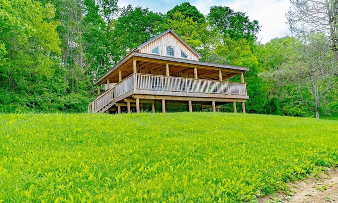 Ohiopyle Cabin | Panoramic Point Cabin | 2BR,1BA, Rustic, Hot Tub, Fireplace