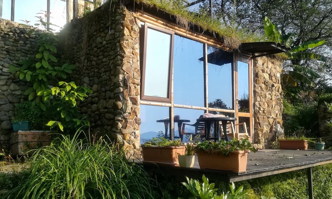 Khelvachauri House | Panoramic sea view tiny house with a terrace