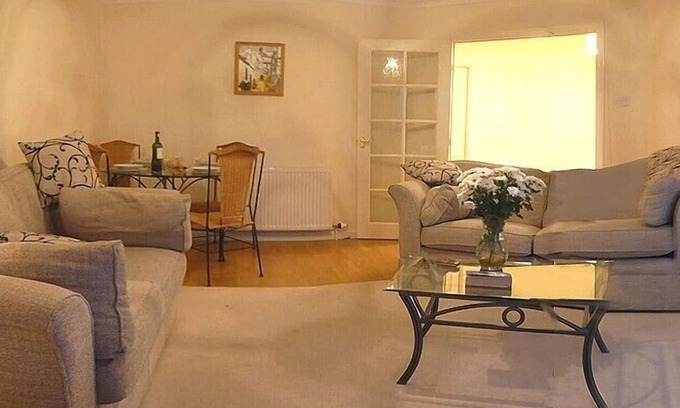 Craigleith Apartment | Panoramic views from this 5* apartment with wifi & parking close to the City