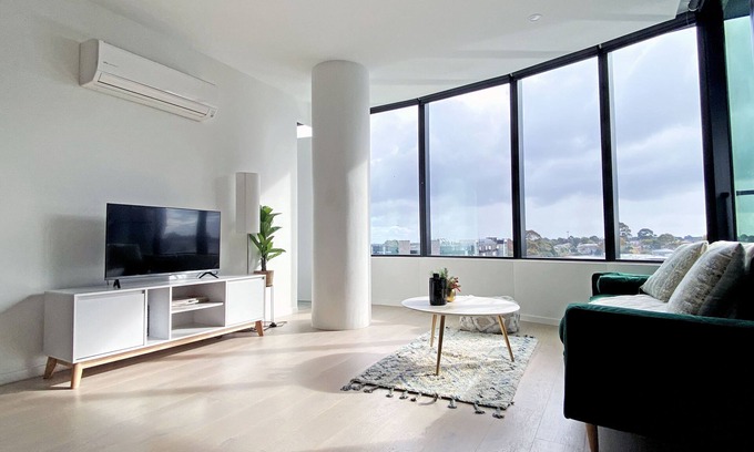 Glen Waverley Apartment | Panoramic Views! Spacious 2 Bed, 2 Bath Luxury Apartment w/Free Parking