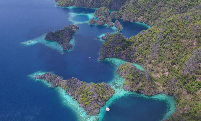 Coron Boat Rental | Paolyn Houseboats Coron Island
