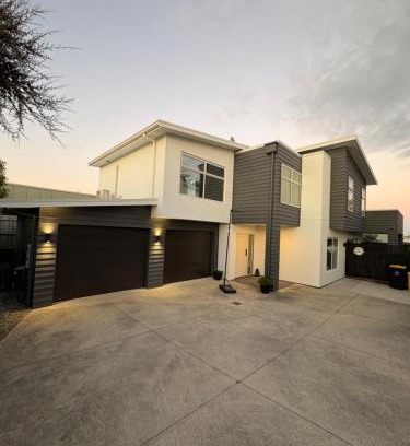 Papamoa Beach House | Papamoa Family Beach House