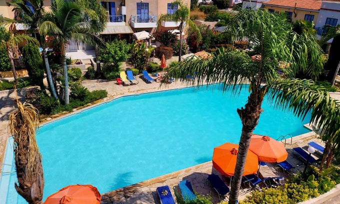 Universal House | Paphos town house vacation