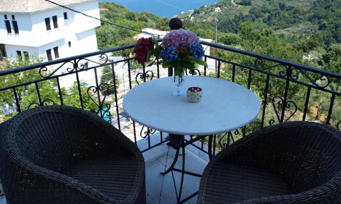 Agios Dimitrios Apartment | Paradeisos Penthouse