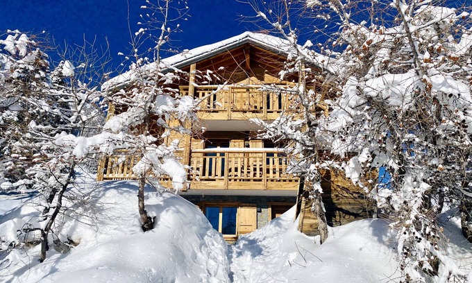 Vex Ski Chalet | Paradis Perdu SKI IN & QUIET chalet 14 personnes