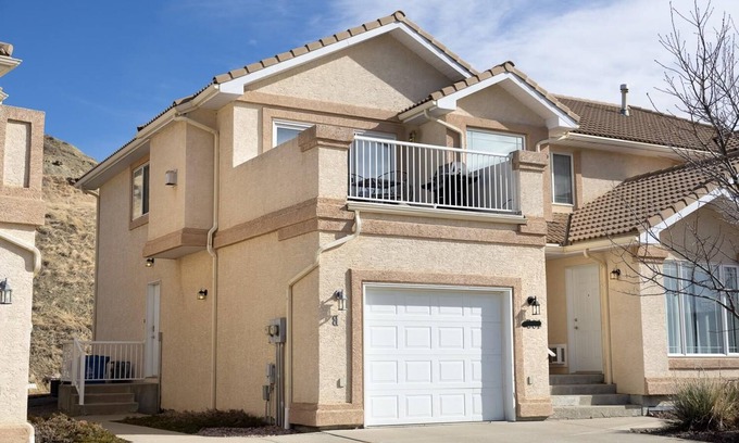 Lethbridge Condo | Paradise Canyon Golf Resort - Luxury Condo M405