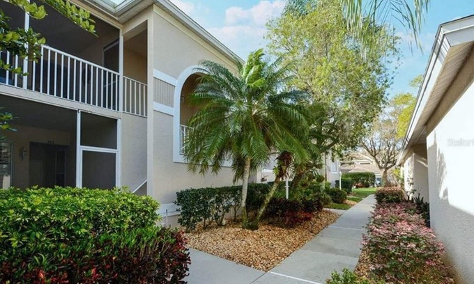 Palmer Ranch Condo | Paradise Home away from Home: Golf, Swimming, Tennis, & lots of Fun in the Sun!