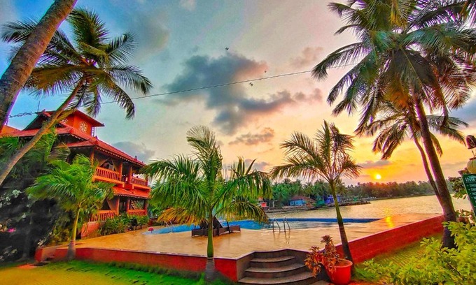 Tonse West Hotel | Paradise Lagoon
