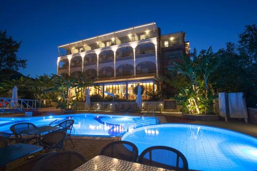 Tolo Apartment | Paradise Lost Hotel-Apartments