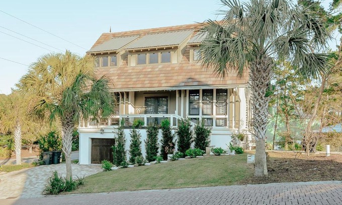 Dune Allen Beach House | Paradise Pete's