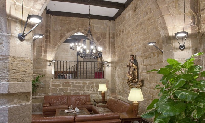 Santo Domingo de la Calzada Hotel | Parador de Santo Domingo de la Calzada