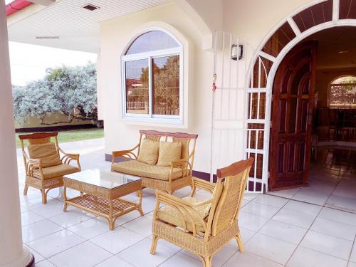 Paramaribo Villa | Paramaribo Villa Near Vibrant District incl Kitchen Household Service