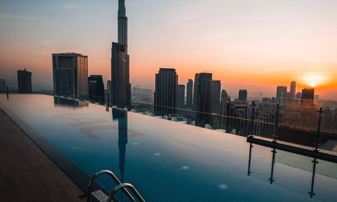 Al Wasl Apartment | Paramount Home Sea with 260° Infinity Sky Pool
