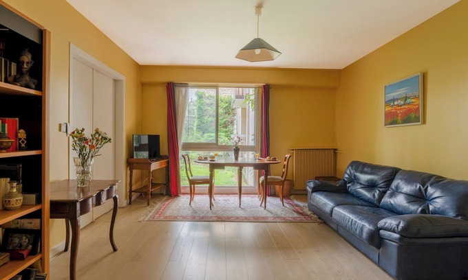 Quartier de l'Ecole-Militaire Apartment | Paris St Germain Vaneau residence