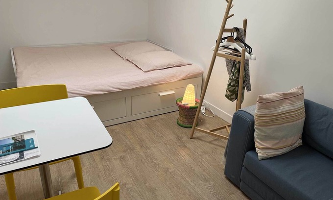 Chaillot Apartment | Paris studio near Eiffel Tower + Arc de Triomphe