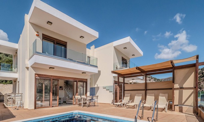 Palaiokastro Villa | Paris Villa in Palaiokastro near the beach and taverns
