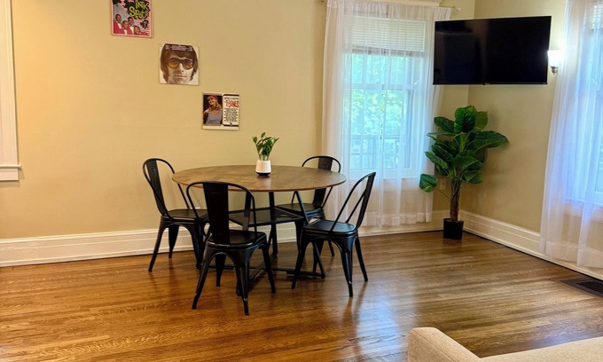 East Avenue Apartment | Park Ave 1BR Free Parking & Patio Walkable!