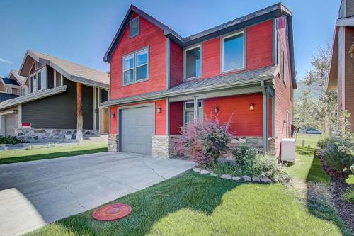 North Park City House | Park Ave Getaway by AvantStay Cozy Cottage Close to Main Street Town Ski Lift