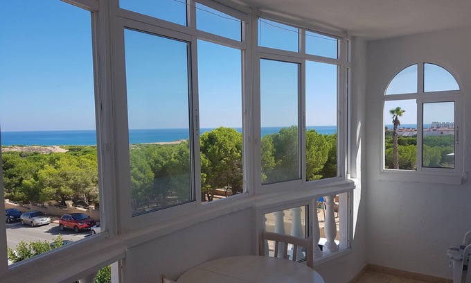 Torrevieja Apartment | Park Beach. The apartment is on the corner and has sea views.