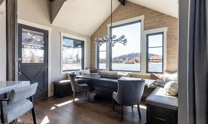 South Snyderville Basin House | Park City Luxury Lakefront w/Spectacular Views! Hot Tub, 4min to Ski Lift, 5BR.