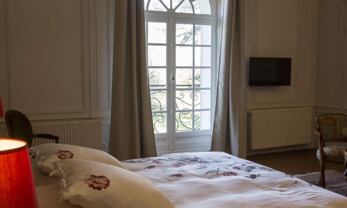 Barbeville Bed & Breakfast | Park View Suite - Le Château des Monts