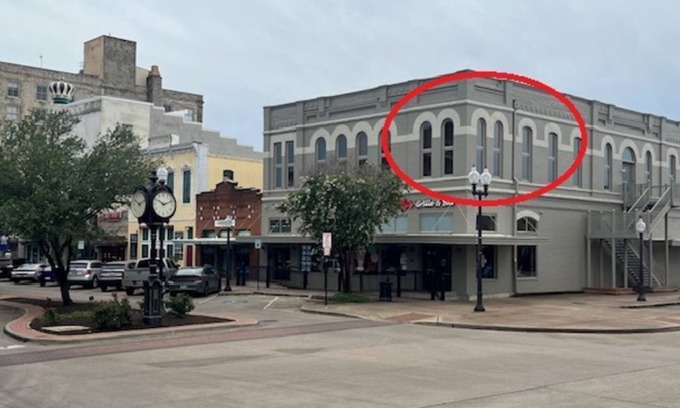 Downtown Apartment | Parker101:Downtown Bryan on Main St, King Bed