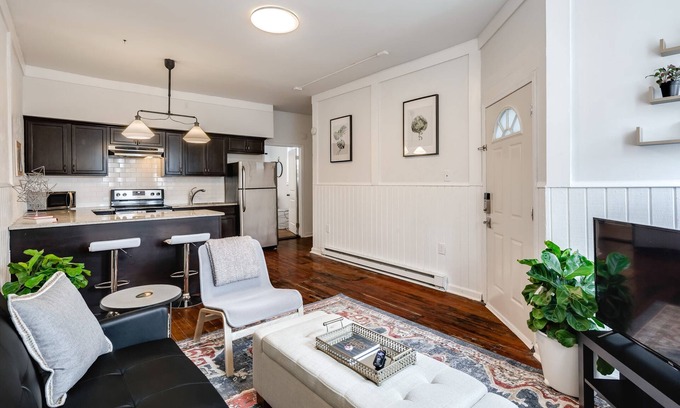 Roxborough-Manayunk Apartment | Parkside Charm – Cozy 1BR Corner Property