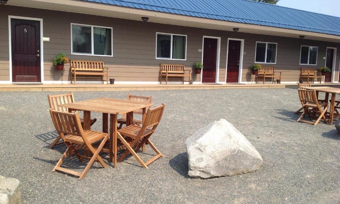 Haines Junction Hotel | Parkside Inn